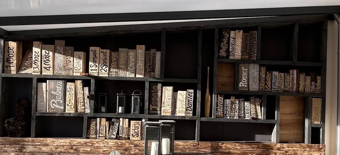 Bibelschrank